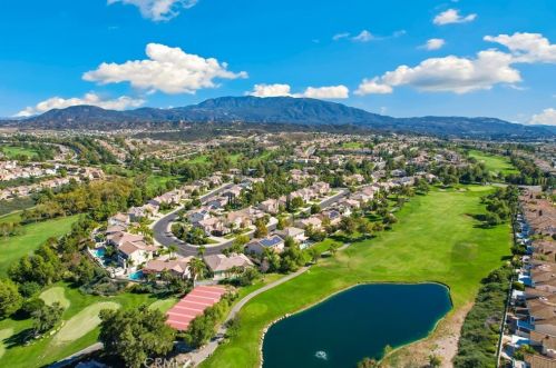 45473 Camino Monzon, Temecula CA 92592-1300 exterior