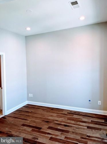 1915 Capitol Ave, Washington DC  20002-1761 exterior