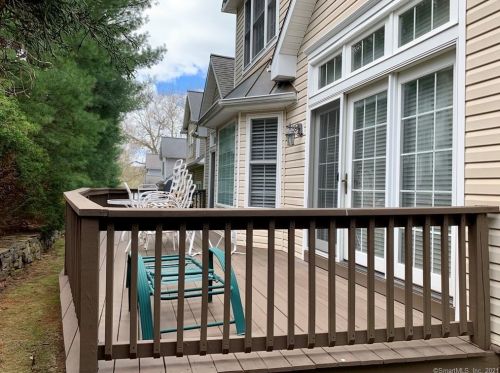 123 Jasmine Cir, Milford, CT 06461-1789