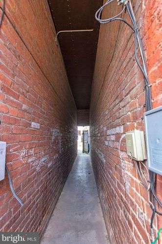 126 Chestnut St, Hanover PA 17331-2244 exterior