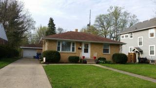 1107 Springfield Ave, Champaign IL  61821-3207 exterior
