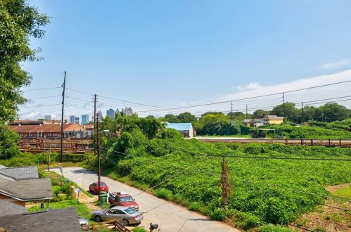 925 Garibaldi St, Atlanta GA  30310-3133 exterior