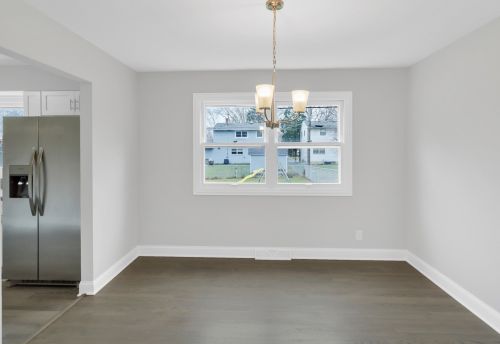 202 Walnut Dr, Saint Charles IL  60174-1540 exterior