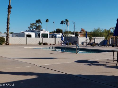 1705 Charleston Ave, Phoenix AZ 85023-1218 exterior