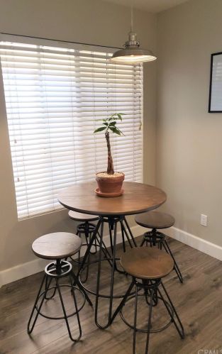 2467 Avenita Alpera, Tustin CA 92782-9004 exterior