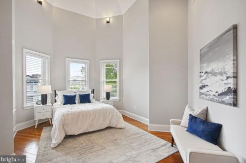 623 6 St, Washington DC 20024-2693 exterior