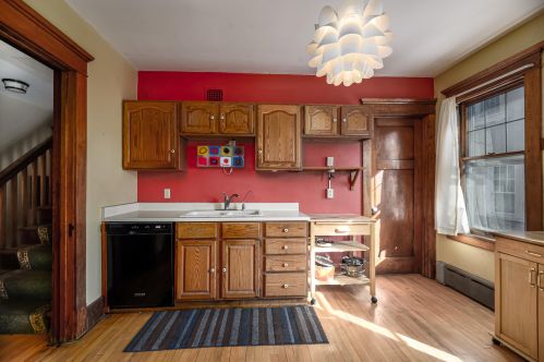 1139 Layton Blvd, Milwaukee WI 53215-1654 exterior