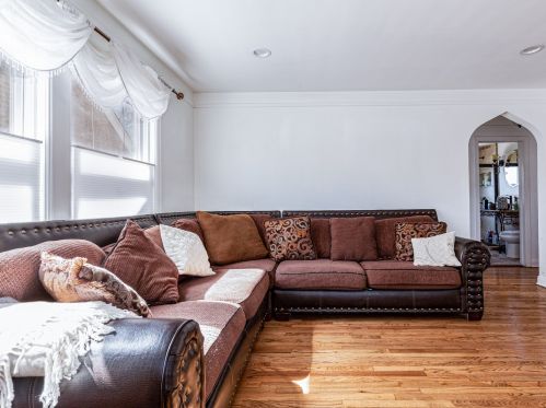 9934 Artesian Ave, Chicago, IL 60655-1051