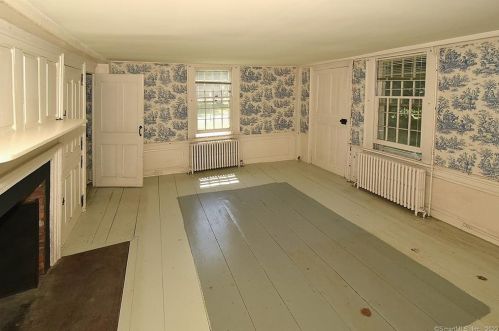 14 Meadow Rd, Windsor CT  06095-4617 exterior