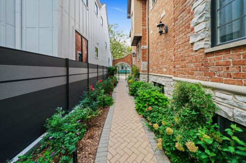 3753 Tripp Ave, Chicago IL 60803-1832 exterior