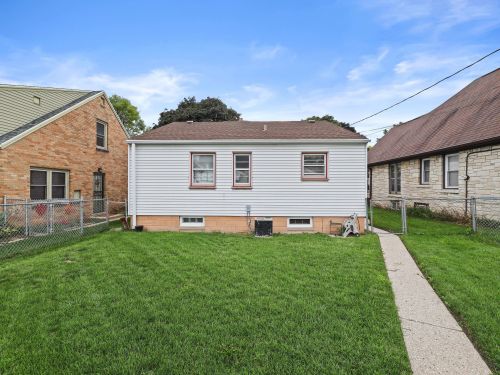 4921 24th Pl, Milwaukee WI 53209-5613 exterior