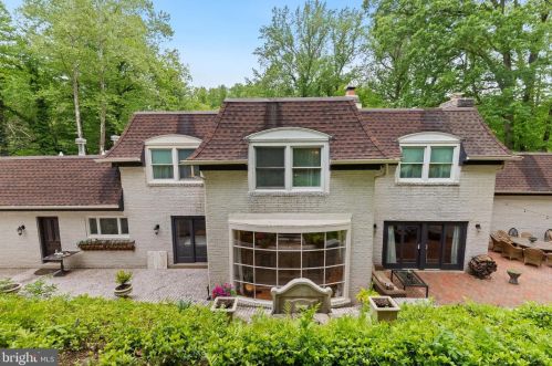 8751 Brook Rd, Mc Lean VA  22102-1507 exterior