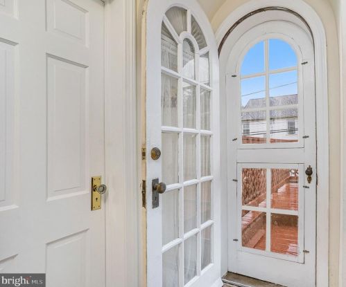 25 Myrtle Ave, Pittsburgh PA 19083-5706 exterior