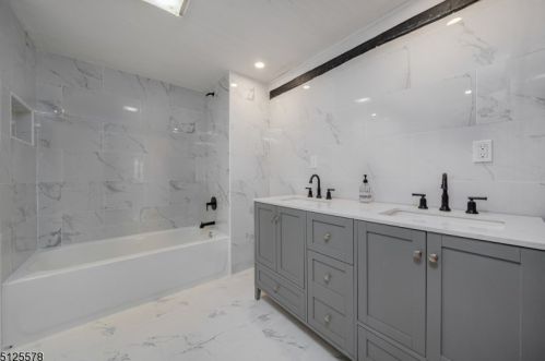 369 Shore Trl, Sparta NJ  07871-2045 exterior