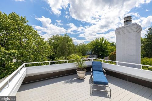 3928 Livingston St, Washington DC 20015-2921 exterior