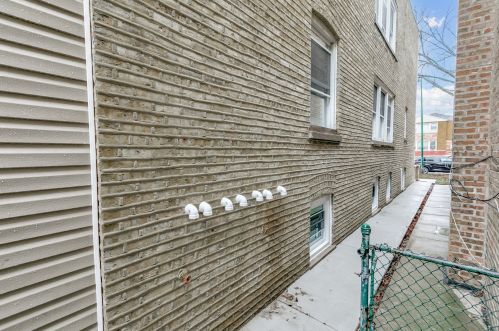 5410 Kimball Ave, Chicago IL  60625-4620 exterior