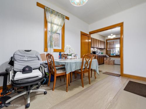 2008 Addison St, Chicago IL 60618-6102 exterior