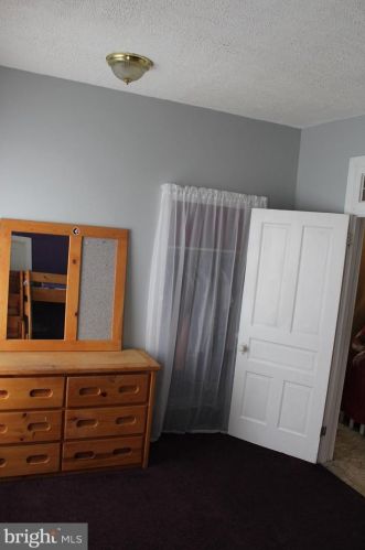 6705 Glenloch St, Philadelphia PA 19135-2224 exterior