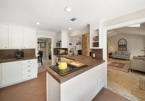 9604 Flintrock Cir, Austin TX 78737-1113 exterior