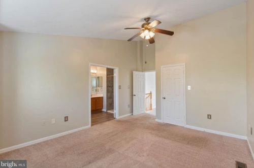 7047 Chesley Search Way, Alexandria VA 22315-4754 exterior