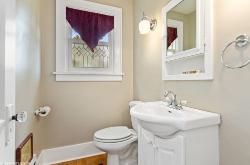 209 Lk Ct, Bull Valley IL 60014-5203 exterior