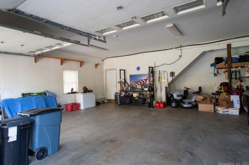 101 High St, Derby CT 06418-2721 exterior