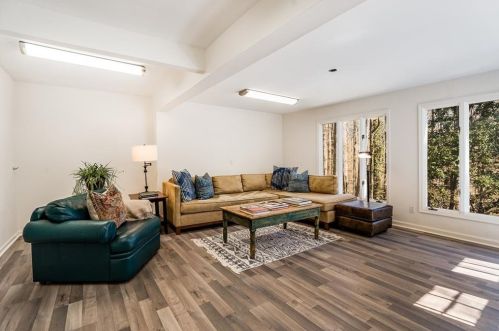 1129 Mason Wood Dr, Atlanta GA 30329-3803 exterior