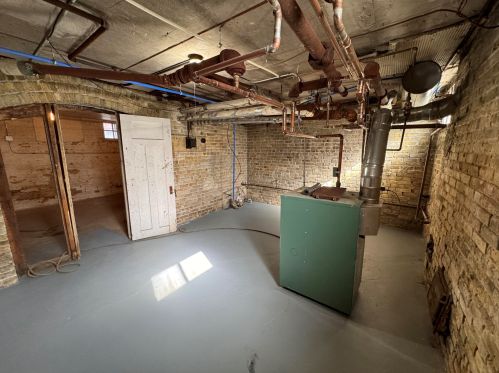 3225 Hackett Ave, Milwaukee WI 53211-3140 exterior