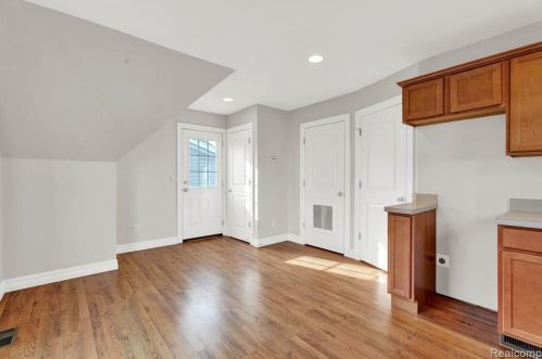 855 Bennaville Ave, Bham MI  48009-3668 exterior