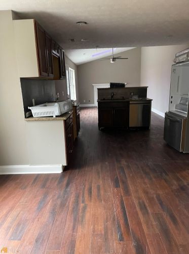 1370 Martinique Ct, Atlanta GA 30331-8335 exterior