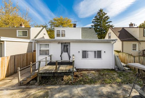 7754 Trumbull Ave, Chicago IL 60655-3538 exterior