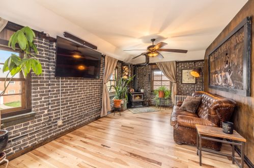 3420 Dousman St, Milwaukee WI 53212-1736 exterior