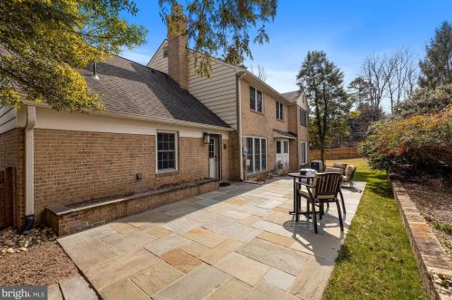 1008 Kimberwicke Rd, Mc Lean VA 22102-1328 exterior