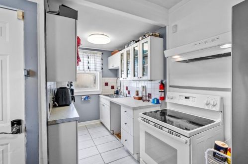 147 Unit St, Providence RI  02909-3929 exterior