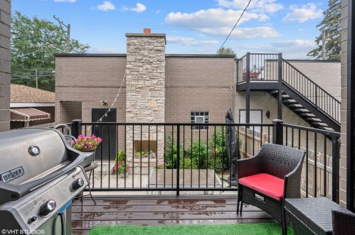 1419 Oakdale Ave, Chicago IL 60657-4118 exterior