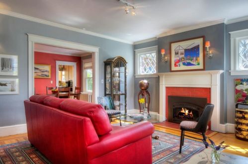 262 Gibbs Ave, Middletown RI 02840-2239 exterior