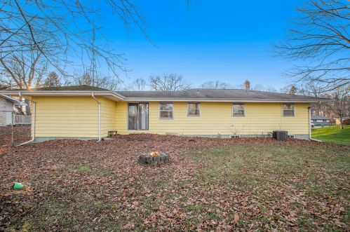 8839 Maplewood Dr, Berrien Springs MI 49103-1420 exterior