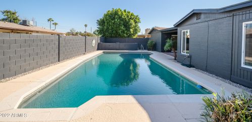 3824 Carol Ave, Phoenix AZ 85021-2091 exterior