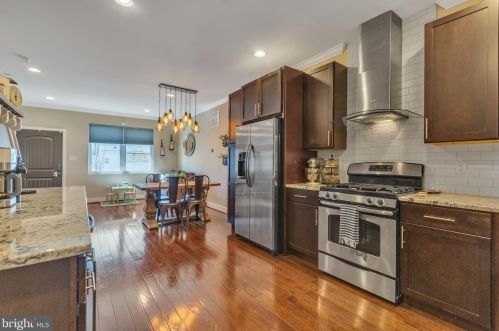 219 Green St, Philadelphia PA 19123-3314 exterior