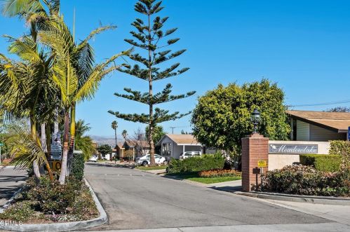 2475 Elderberry Dr, Oxnard CA 93036-1507 exterior