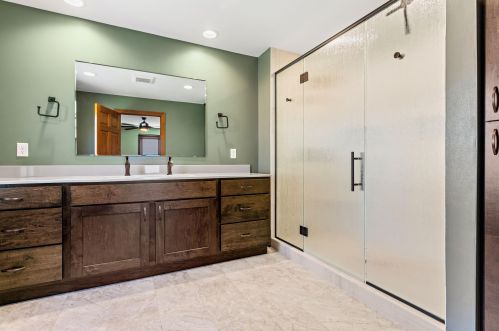 11830 Waterford Ave, Milwaukee WI  53228-1863 exterior