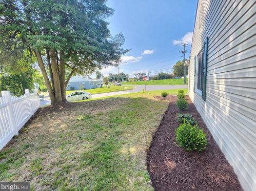 900 Edgerly Rd, Glen Burnie MD 21060-7305 exterior