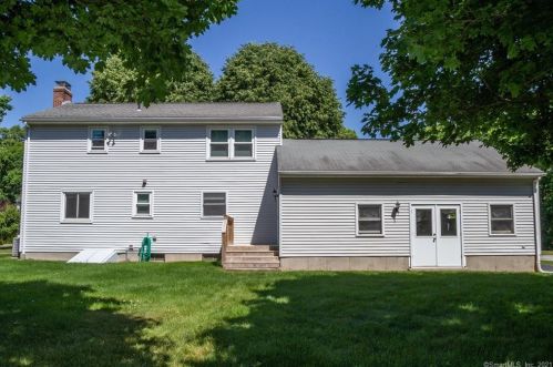 28 Celtic Ct, Enfield CT 06082-5777 exterior