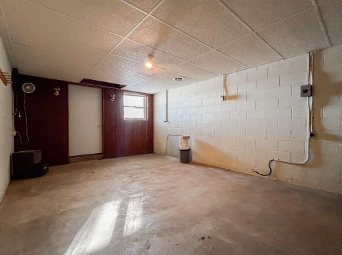 23431 Fosdick St, Dowagiac MI 49047-7433 exterior