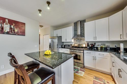 4253 Kolmar Ave, Chicago IL 60712-4702 exterior