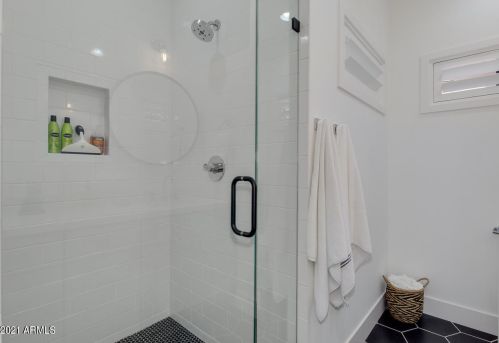 4013 49 Pl, Phoenix AZ 85018-2965 exterior