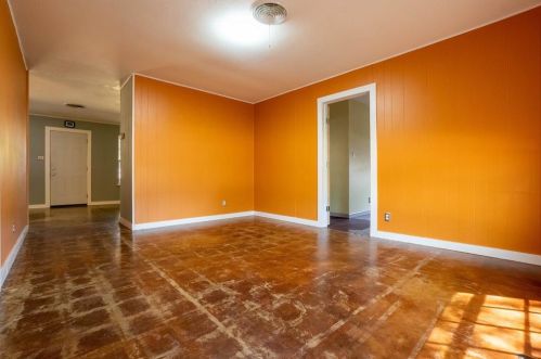 7401 Eastcrest Dr, Austin TX 78752-1424 exterior