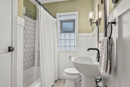 8624 Becher St, Milwaukee WI  53227-1726 exterior