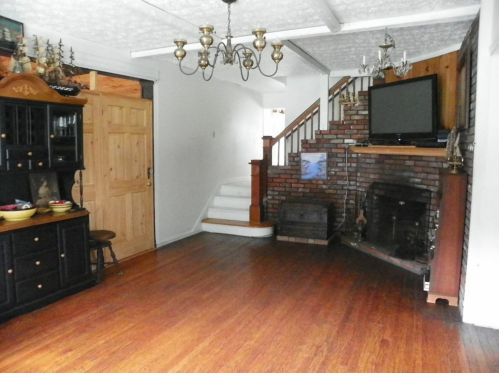 88 Berwick Rd, Springfield MA 01106-2612 exterior