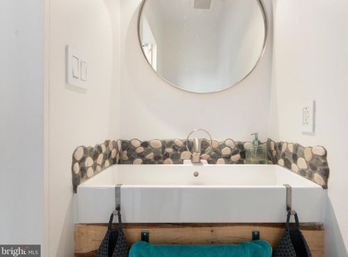 1124 13 St, Philadelphia PA 19147-4534 exterior